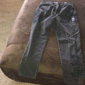 High waisted Black mom jean